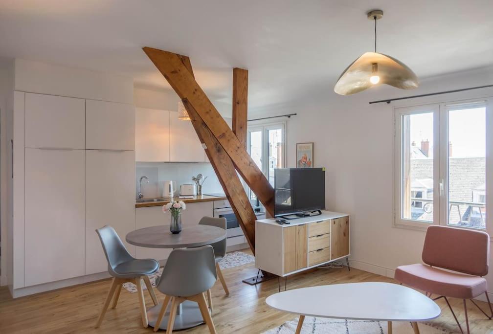 Le Vieux Marche *T2* Apartman Orléans Kültér fotó